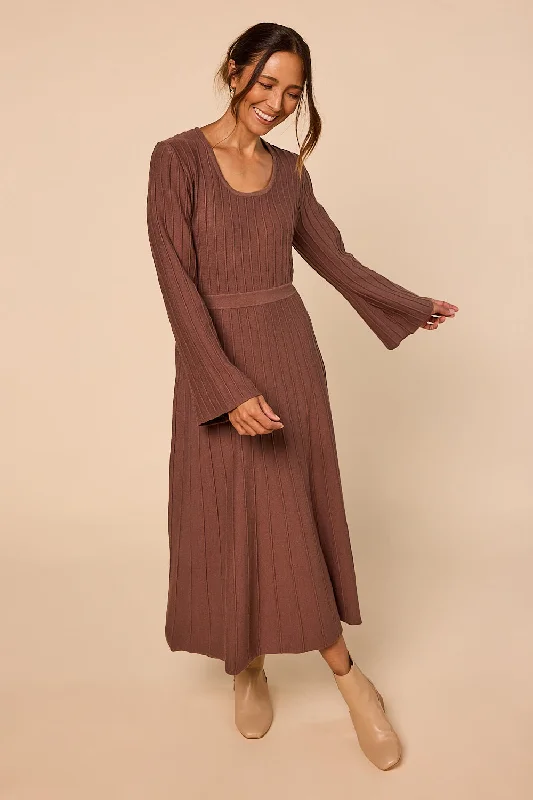 Waisted Knitted Dress in Cacao