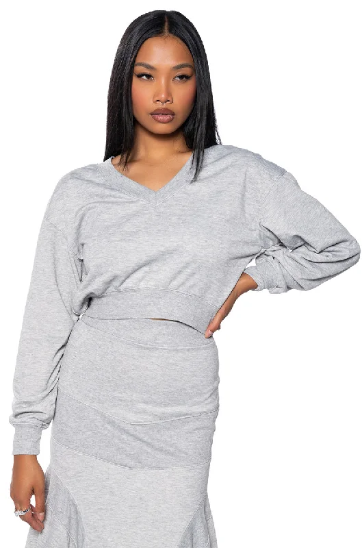 HALLIE V NECK CROPPED SWEATSHIRT