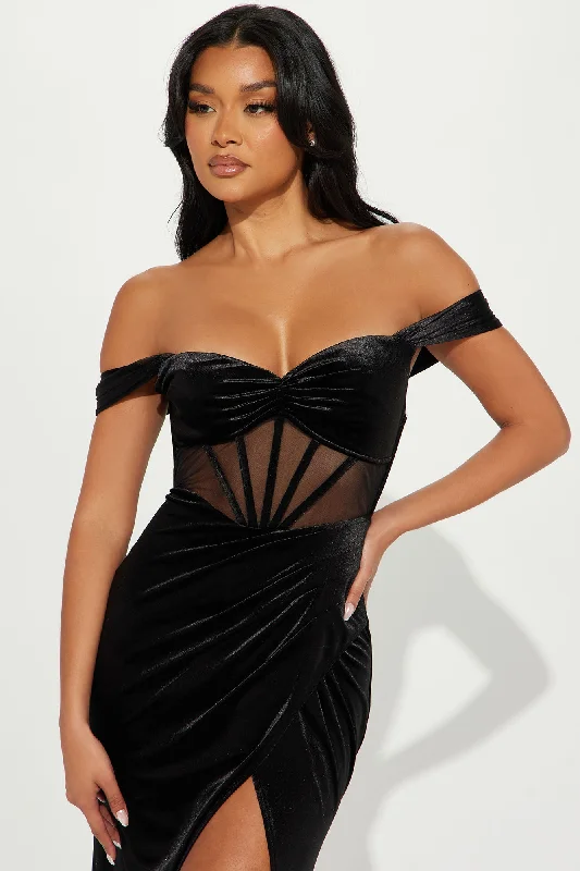 Hannah Velvet Gown - Black