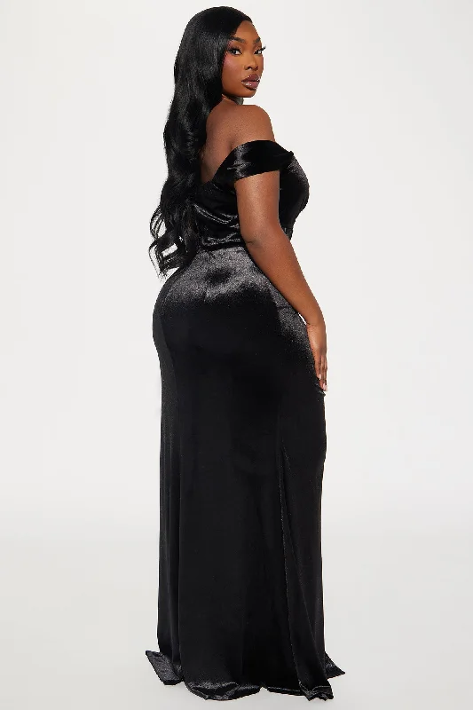 Hannah Velvet Gown - Black