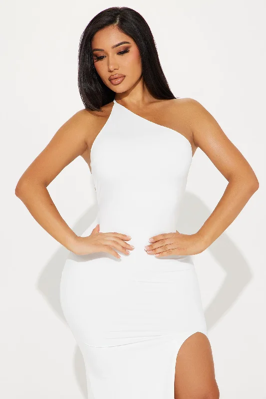 Sofia Backless Maxi Dress - White