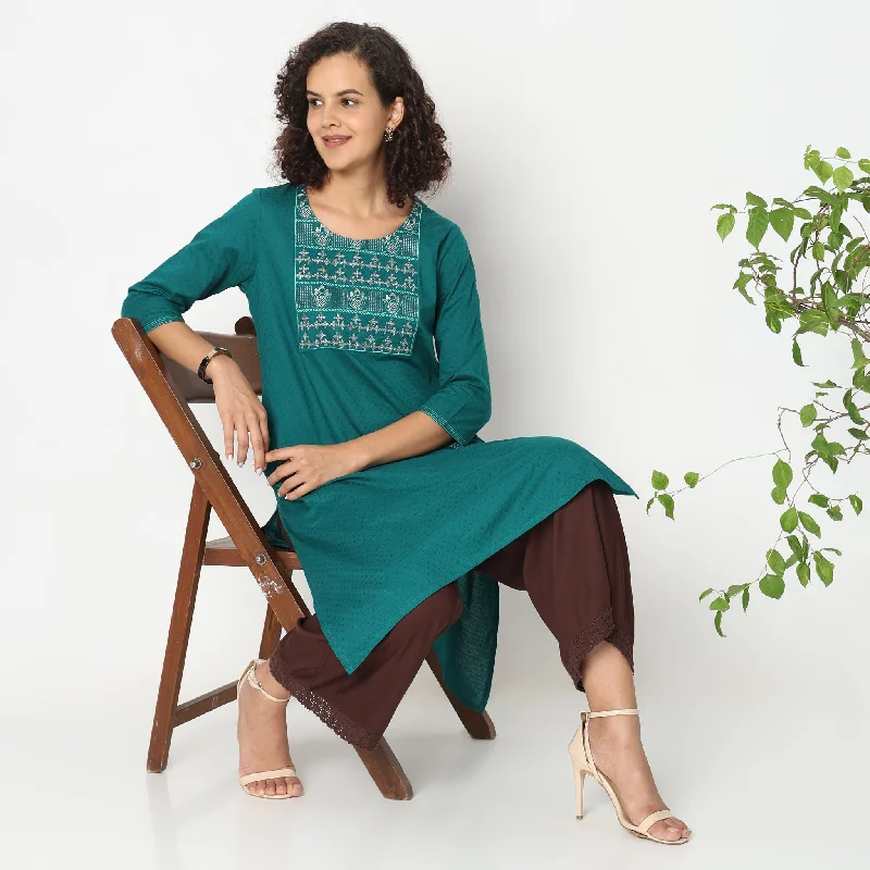 Straight Fit Embroidered Kurta